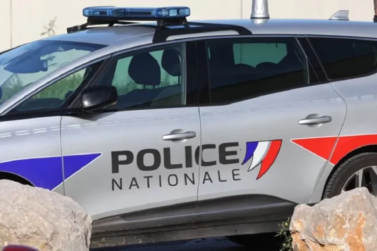 Une voiture de la police nationale française @A. Robert_Sipa _ Sipa